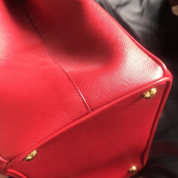 Prada Galleria Saffiano Leather Large Bag (authentic!) - Picture 7 of 16